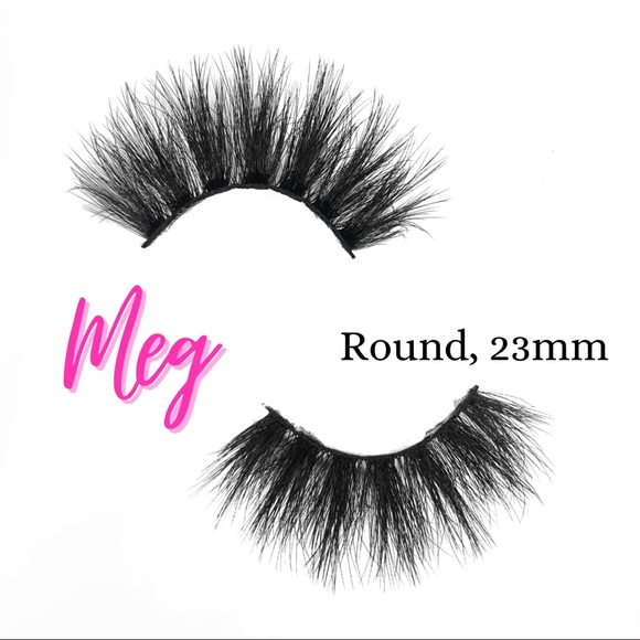 Faux Mink and Mink Lashes | Beauty Escape TO - Picture 2 of 14